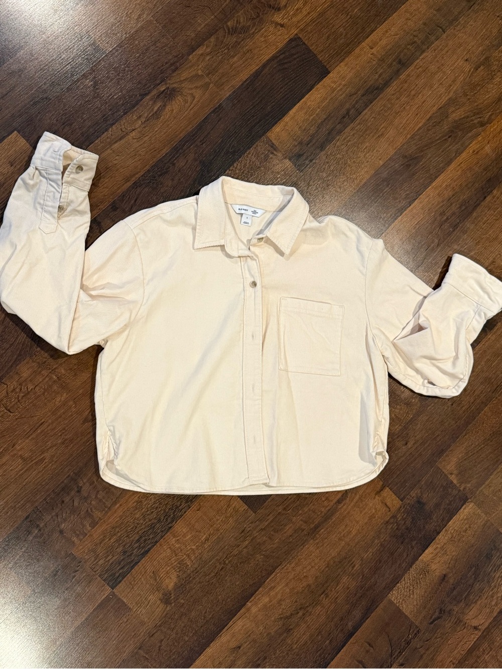 Old Navy Lightweight Cream Cropped Button-Up Ribbed Shirt (women’s SMALL)